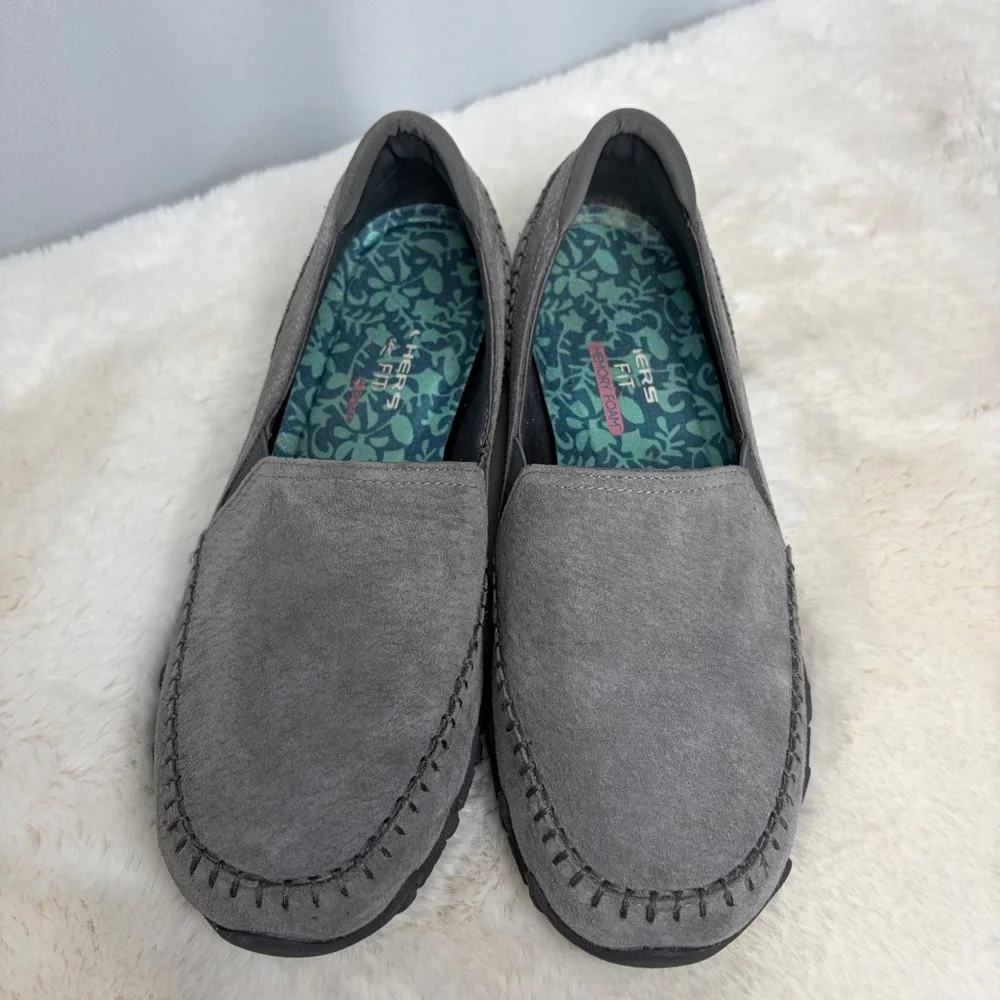 Skechers Relaxed Fit Womens Grey Suede Memory Foam Loafers 49415 Size 9